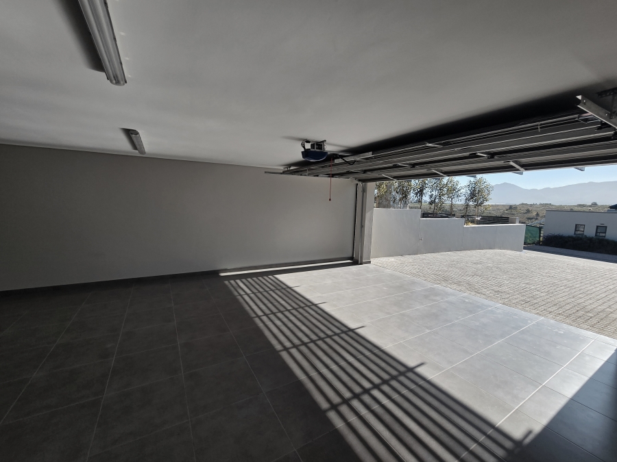 4 Bedroom Property for Sale in Kingswood Golf Estate Western Cape